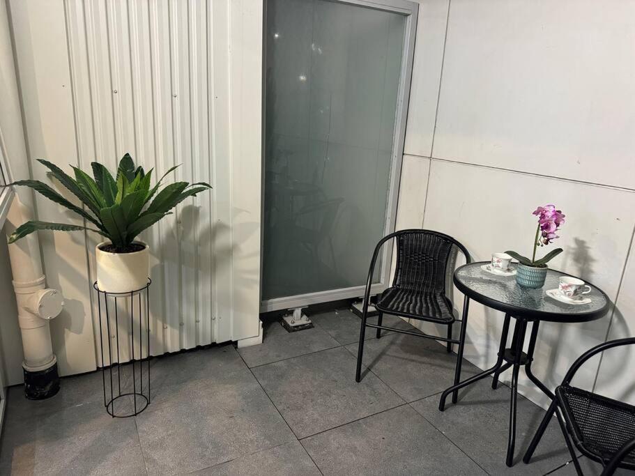Stunning 3 Bd - 2 Bth City Apt - Pool & Carpark أوكلاند المظهر الخارجي الصورة