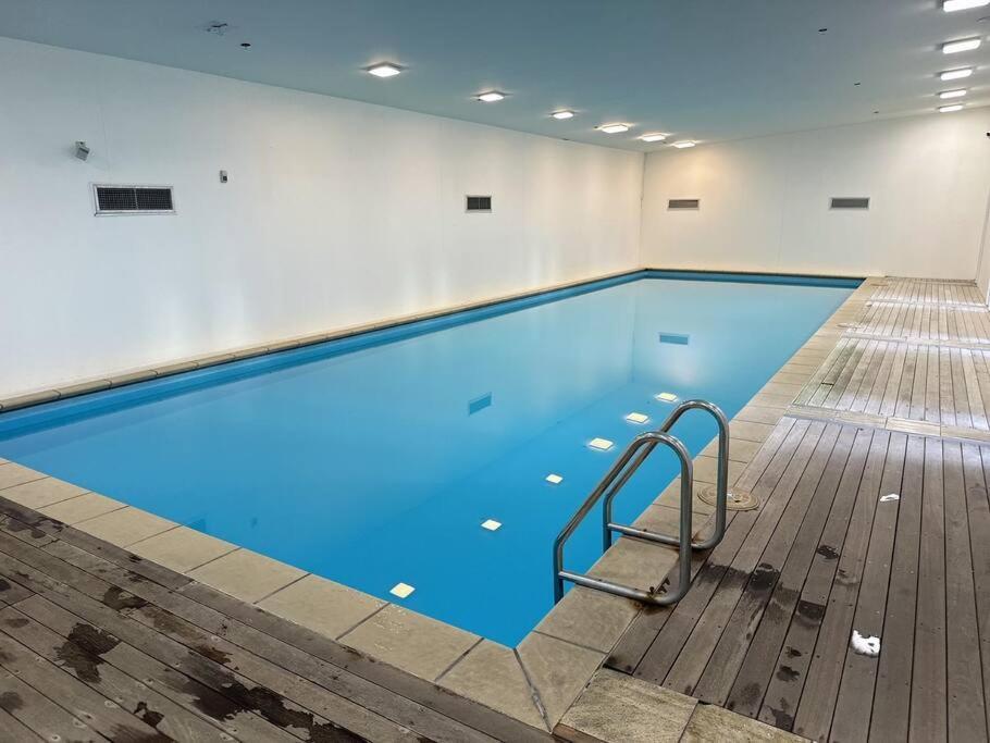Stunning 3 Bd - 2 Bth City Apt - Pool & Carpark أوكلاند المظهر الخارجي الصورة